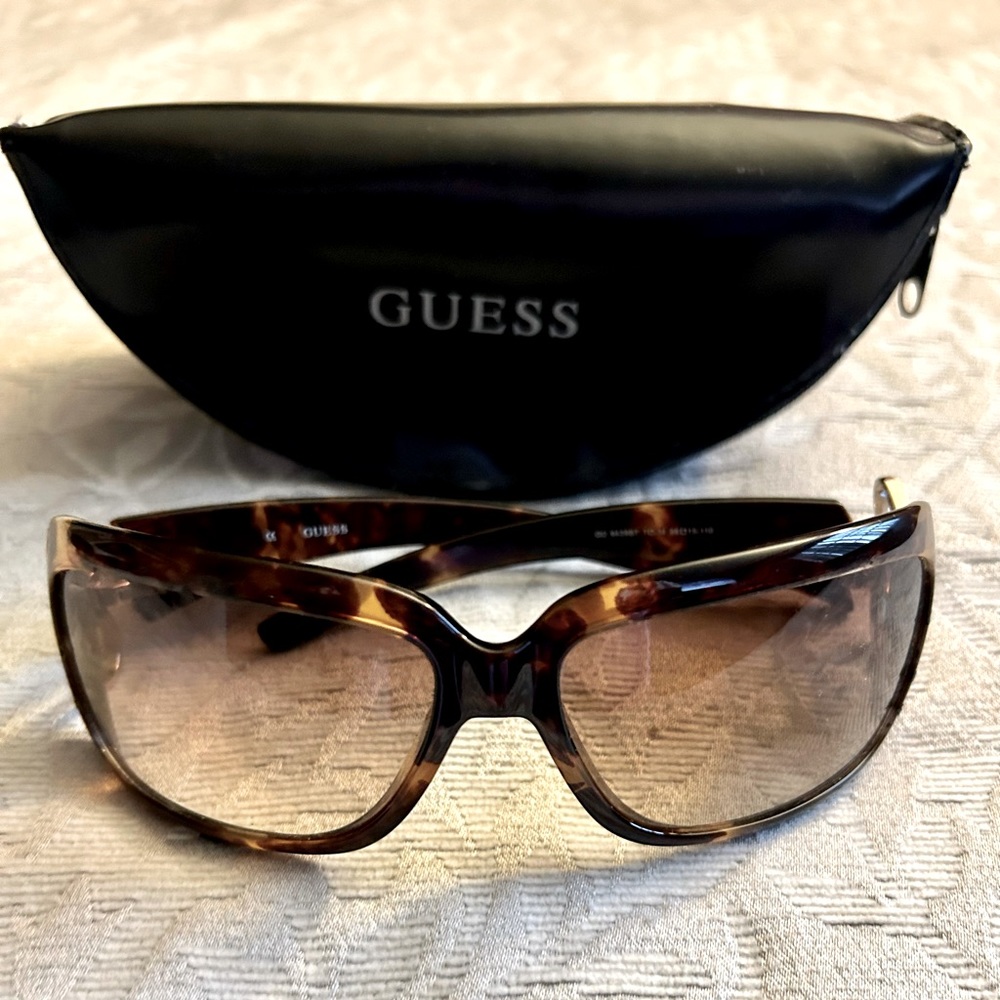 Guess Womens Sunglasses